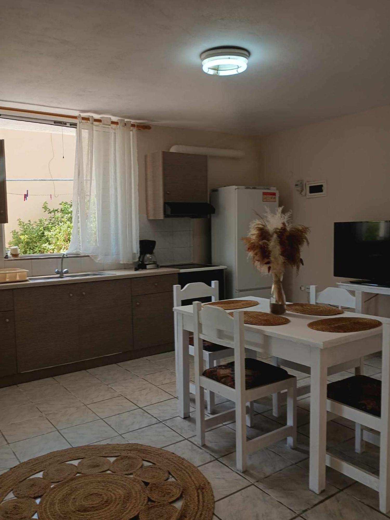 Apartment Seaside Serenity In Komi Beach!